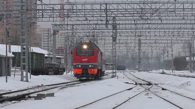 Электровоз ЭП2К-379 (ТЧЭ-6) с вагоном "Дирекция диагностики и мониторинга инфраструктуры". смотреть онлайн