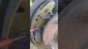 замена задних тормозных колодок lifan smily 330 new ручной стояночный  тормоз