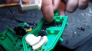 Hyundai Solaris (KIA Rio) Ремонт замка двери. Подробная разборка.