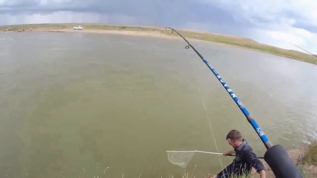 Ловля окуня на Jig Rig и отводной поводок.Рыбалка в Казахстане. смотреть онлайн