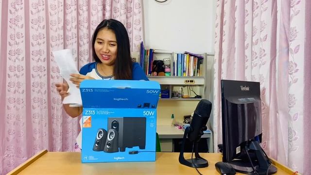 Unboxing Budget Speaker, Logitech Z313, 2.1 Audio System. {A Visually Impaired Myanmar YouTuber} смотреть онлайн