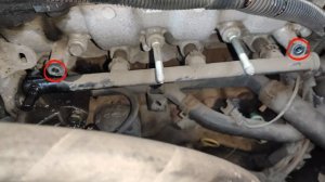 Демонтаж топливной рампы Renault K4M, K4J