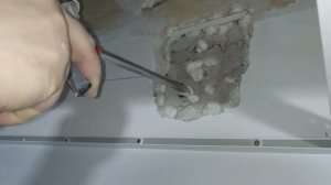 КАК ЗАДЕЛАТЬ ДЫРУ В СТЕНЕ???  How to Fix a Hole In the Wall.