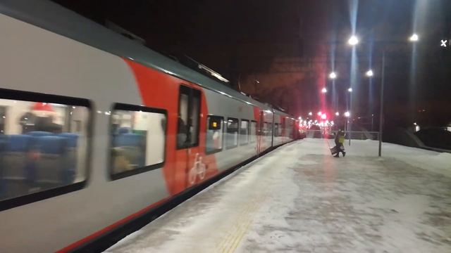 Электропоезд Ласточка на московском центральном кольце. смотреть онлайн