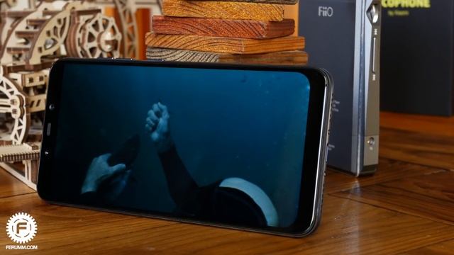 Сравнение POCOPHONE F1 vs OnePlus 6: как не прогадать? Poco F1 или 1+6: камера, железо, троттлинг смотреть онлайн