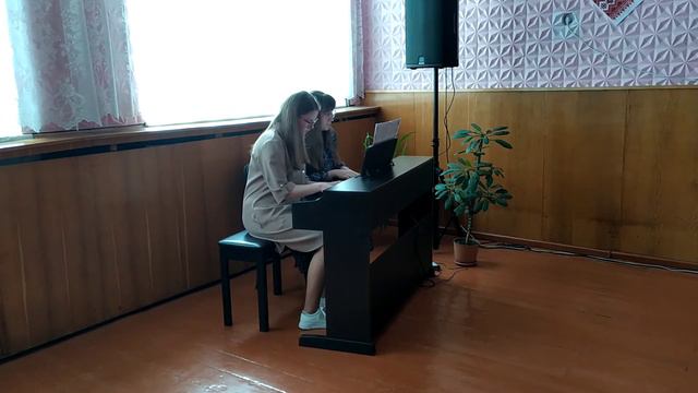 фортепіанний дует Кметик Анастасія та Киник Тетяна, Ю .Весняк " Карлсон" смотреть онлайн