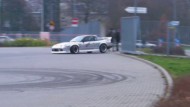 Nissan 200SX S13 1.5jz M. Konarski GYMKHANA by Drift Competition Atlas Arena Łódź Poland смотреть онлайн