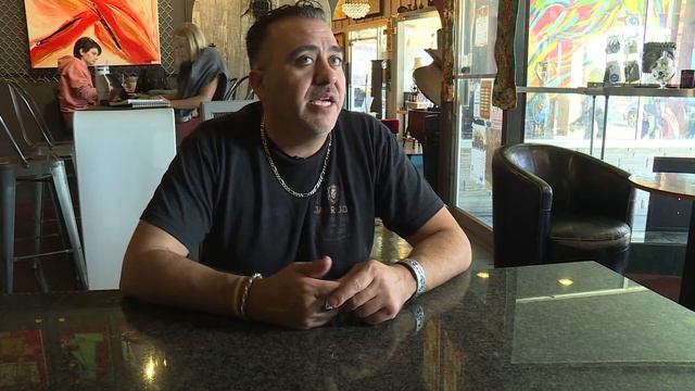 Community helps struggling Mesa coffee shop смотреть онлайн