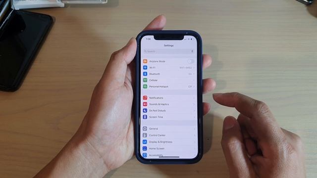 iPhone 12/12 Pro: How to Enable/Disable Facebook Notification Badges смотреть онлайн