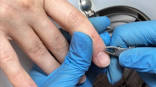 СЕКРЕТ ЧИСТОГО МАНИКЮРА / КОМБИ МАНИКЮР / ОБУЧАЮЩЕЕ ВИДЕО / how to paint your nails perfectly смотреть онлайн