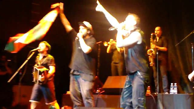 Fermin Muguruza Kontrakantxa - Nik baditut sei (No more tour - Plaza Condesa 25-Mayo-2013) смотреть онлайн