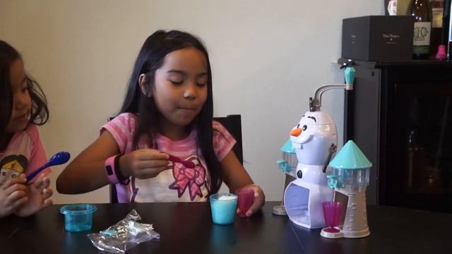 My First Toy Review - Frozen 2 Slushy Maker смотреть онлайн