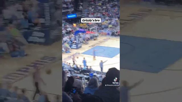 At Grizzly’s game смотреть онлайн