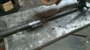 укорачиваю полуось и нарезаю шлицы