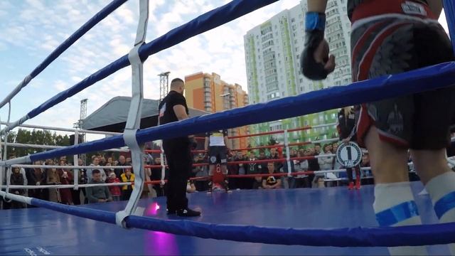 Дебют в ММА. Молодой боец отломал ногу. смотреть онлайн