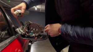 Как заменить корпус зеркала Audi A4