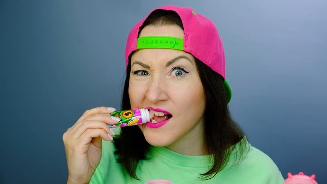 Розовые Сладости! 24 Часа Едим Еду Одного Цвета Челлендж от Пико Поки смотреть онлайн