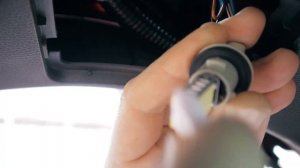 Замена ламп заднего хода на LED в Toyota RAV4 2020