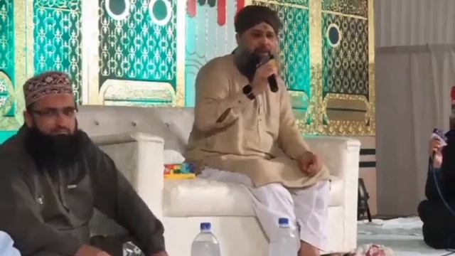 Awais raza qadri latest mhfil naat fight 2018 7 augst (mnt islam) смотреть онлайн
