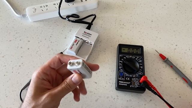 Зарядка SOSHINE SC V1 + Аккумуляторы 6F22 650mAh "Крона" смотреть онлайн