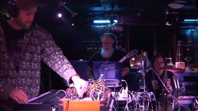 Metal Chaos Ensemble - A Great Python Spits Venomous Kerosene Upon the World (as LIVESTREAMED) смотреть онлайн