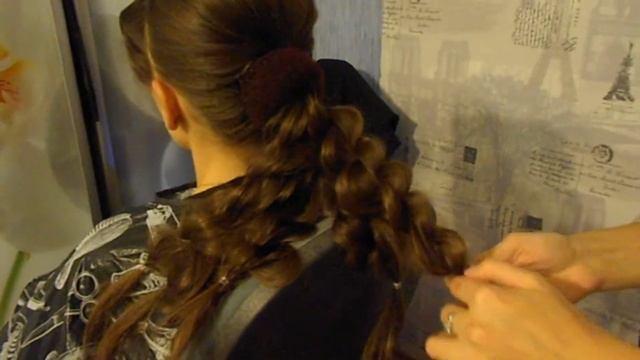 Свадебная прическа. Низкий пучок из жгутов смотреть онлайн