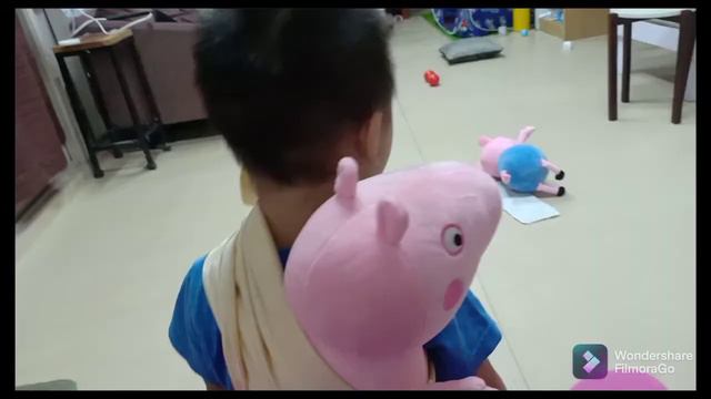 twins having fun dinner with Peppa pig and George #peppapig #peppa #george #mizotwins смотреть онлайн