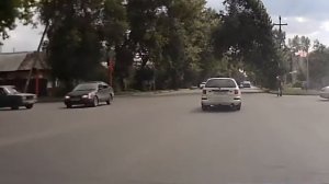 Ребенок вылетел через окно при столкновения