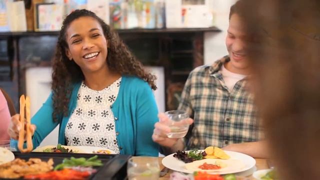 Russell Hobbs Griddle z wyjmowanymi płytami Fiesta 22550-56 смотреть онлайн