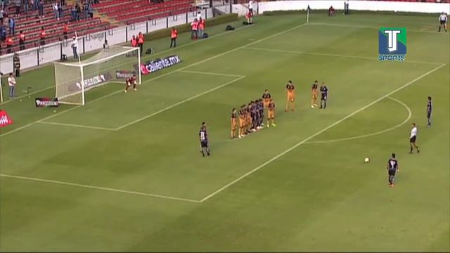 Camilo Sanvezzo se robó la noche en la visita de Diego Armando Maradona a Querétaro смотреть онлайн