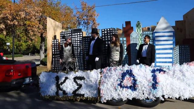 Washburn University homecoming parade takes a step back in time смотреть онлайн