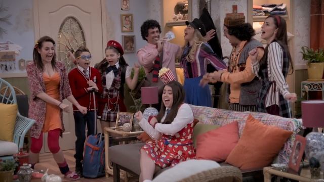 Una familia de 10: ¡La familia se va de vacaciones! | C10 - Temporada 2 | Distrito Comedia