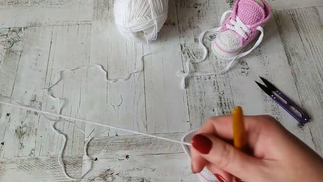 Вязаные пинетки кеды крючком. Подробный мастер-класс. смотреть онлайн