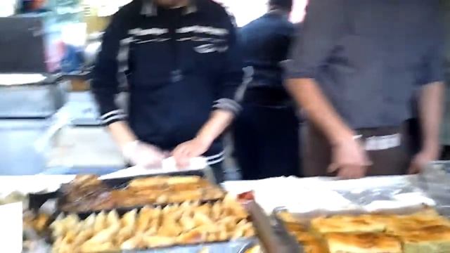 Марокканские блинчики на бельгийском базаре смотреть онлайн