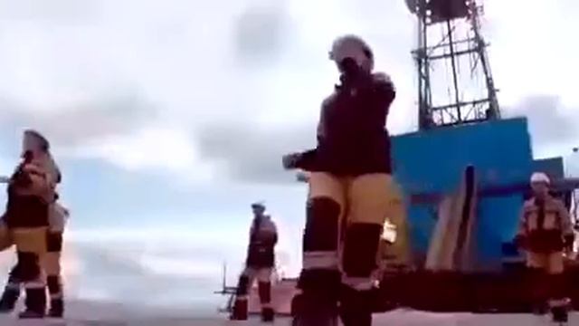 БКЕ День и ночь! Клип на день нефтянника смотреть онлайн