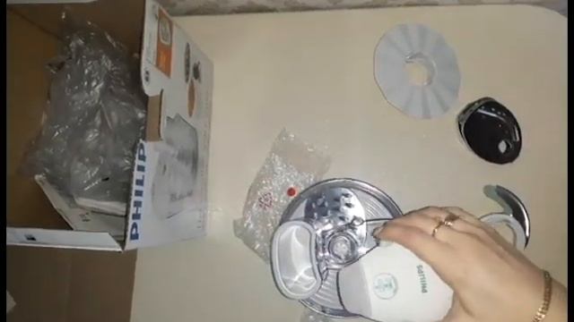 Распаковка - Кухонный комбайн Philips HR7605/10 смотреть онлайн