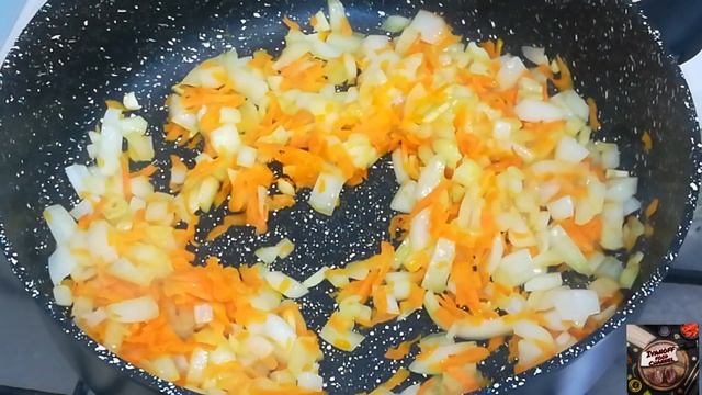 Пельмени тушеные в томате. смотреть онлайн