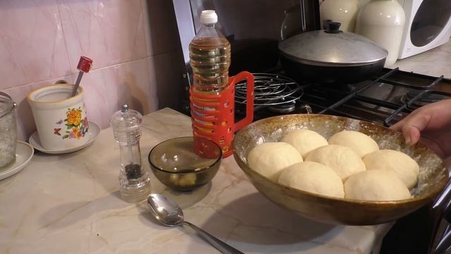 Пампушки с чесноком и зеленью. Ароматные, мягкие, простой рецепт. смотреть онлайн