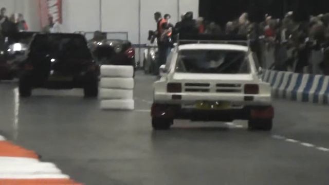 4/7 London Classic Car Show 'Excel' Grand Parade 'Race Cars' смотреть онлайн