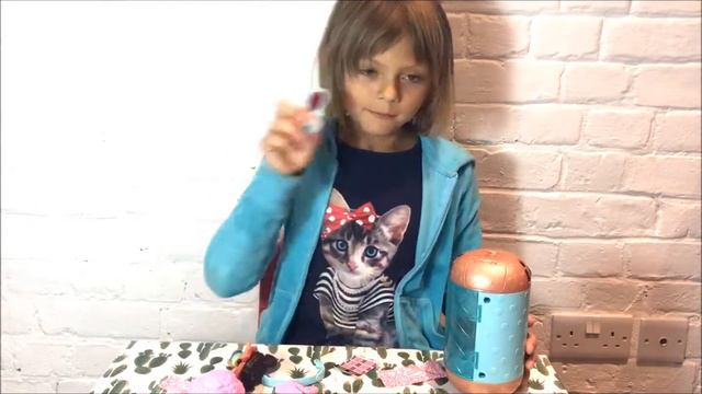 Emma unbox LOL CAPSULE / LOL Review смотреть онлайн