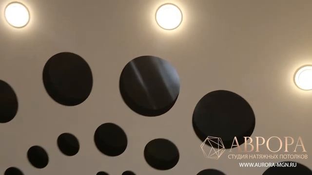 Резной натяжной потолок в гостиной смотреть онлайн