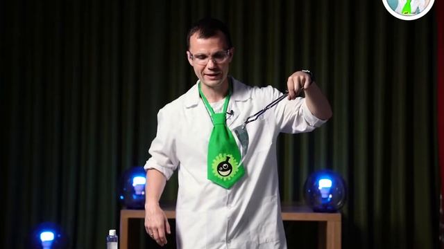 Как можно поджечь деньги так, чтобы они не сгорели? смотреть онлайн