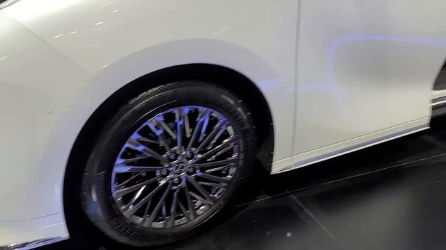 Lexus LM350H Hybrid 2023 #GIIAS2023