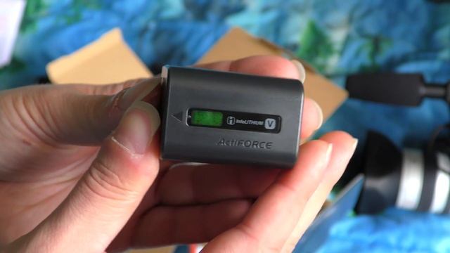 Unboxing de la Sony AX100 ! ( 4K ) - Ma Nouvelle Caméra !!! смотреть онлайн
