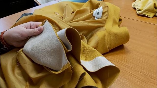 Как укоротить пальто на подкладке МК смотреть онлайн