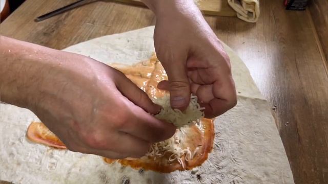 Лаваш с сыром и зеленью. Быстрая закуска - дома на природе! смотреть онлайн