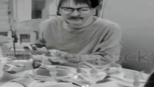 [AI] steve jobs eating with short man смотреть онлайн