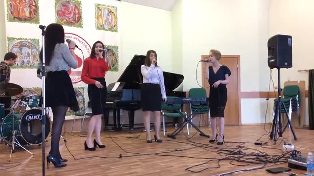 Алина Андреева в составе вокального ансамбля студенток Владимирского музыкального колледжа смотреть онлайн