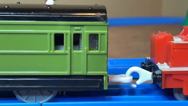 Thomas Saves The Day - THOMAS THE TABLETOP TANK ENGINE (Season 1 Remake/Parody!) смотреть онлайн