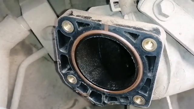 одна из причин, плавают обороты. джили мк кросс. чистка дроссельной заслонки. смотреть онлайн